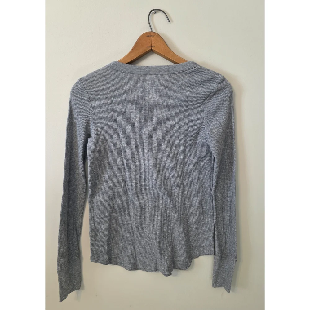 Aerie Heather Gray Long Sleeve Henley - Picture 2 of 2